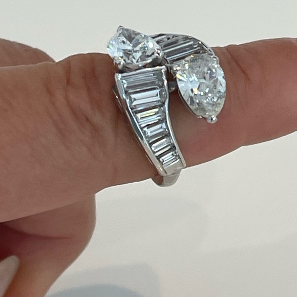 STUNNING ESTATE PLATINUM DIAMOND BI-PASS RING SIZE 8.5 - Picture 7 of 17
